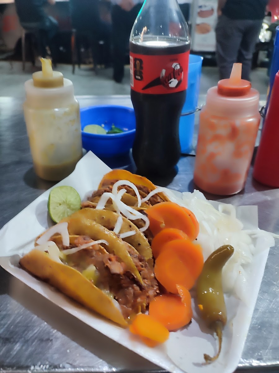 Tacos El Sudzaleño Remolque San Pedro Photo 5