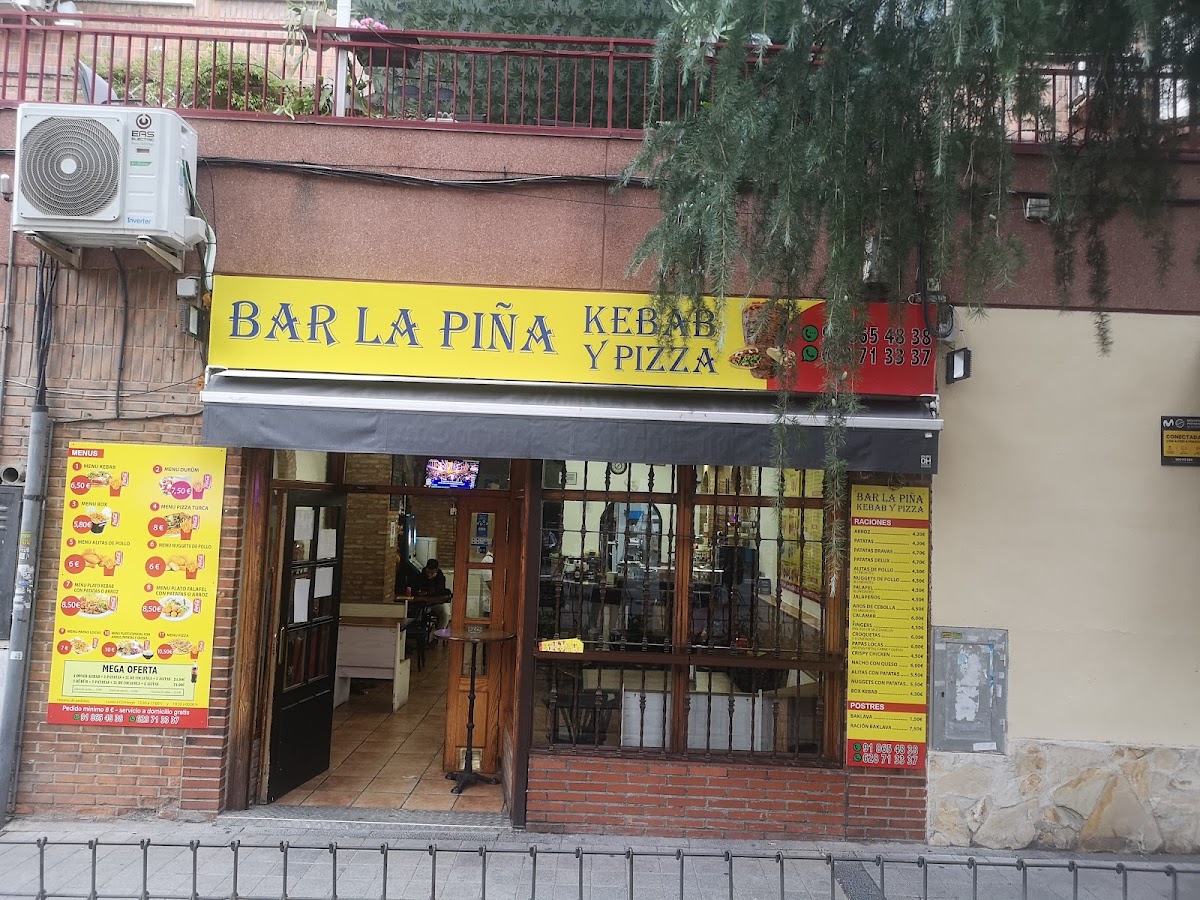 Piña kebab y pizza restaurant