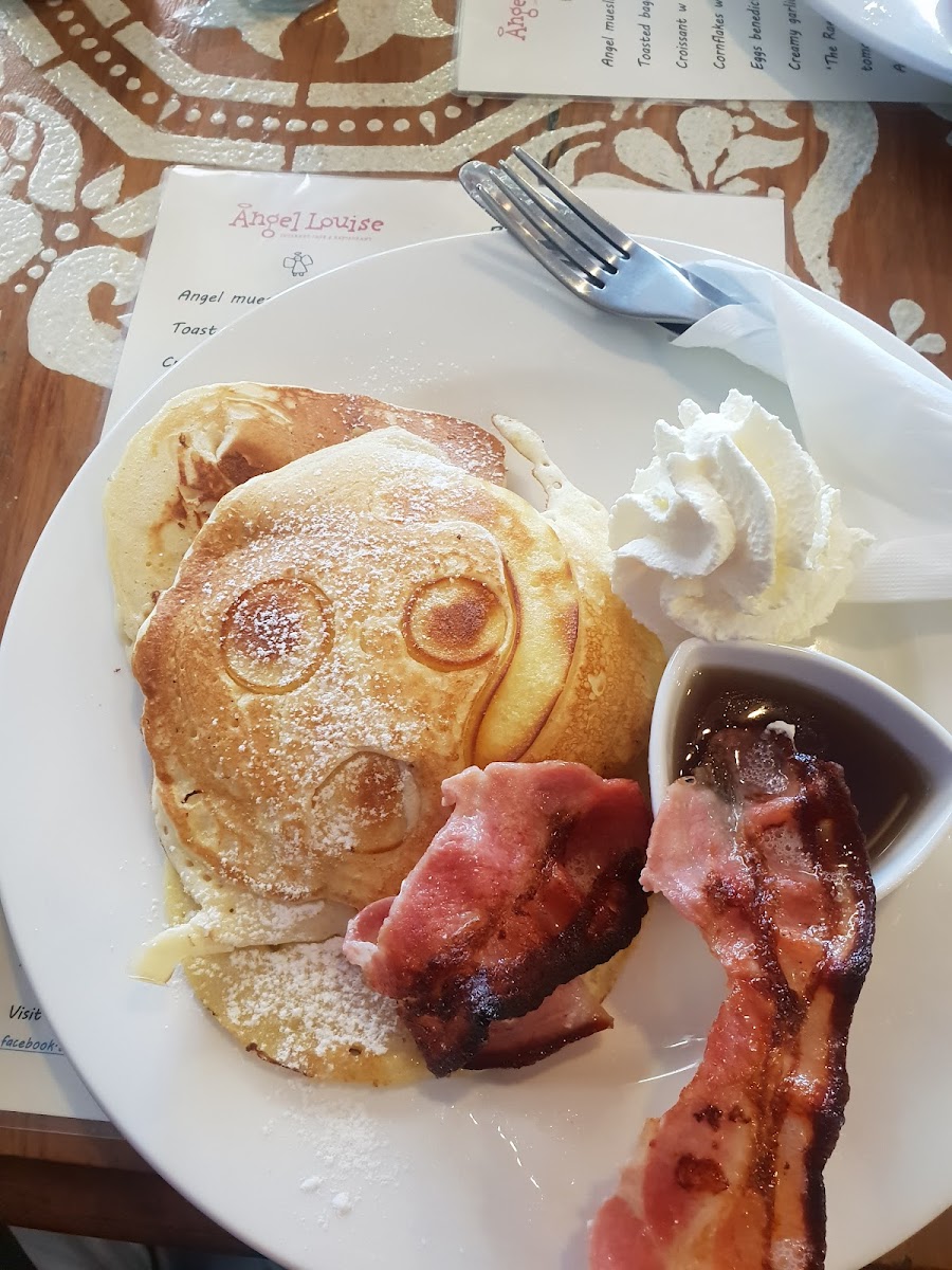 Angel Louise Cafe Photo 8