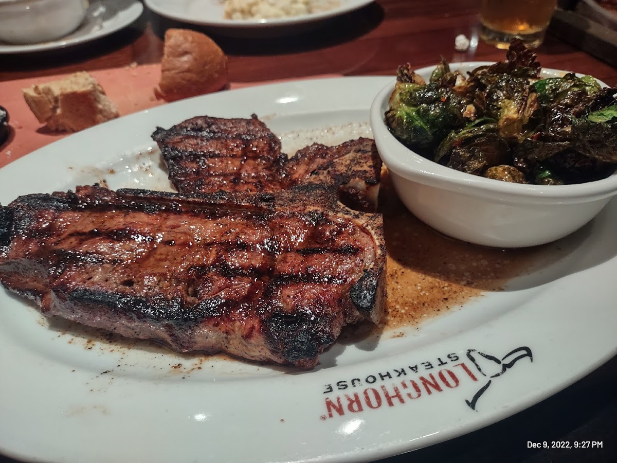 LongHorn Steakhouse Photo 7