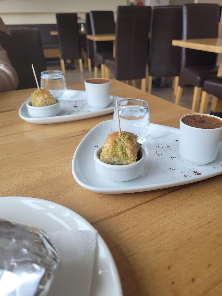 TUĞRA GRILL Türkisches Restaurant Photo 10