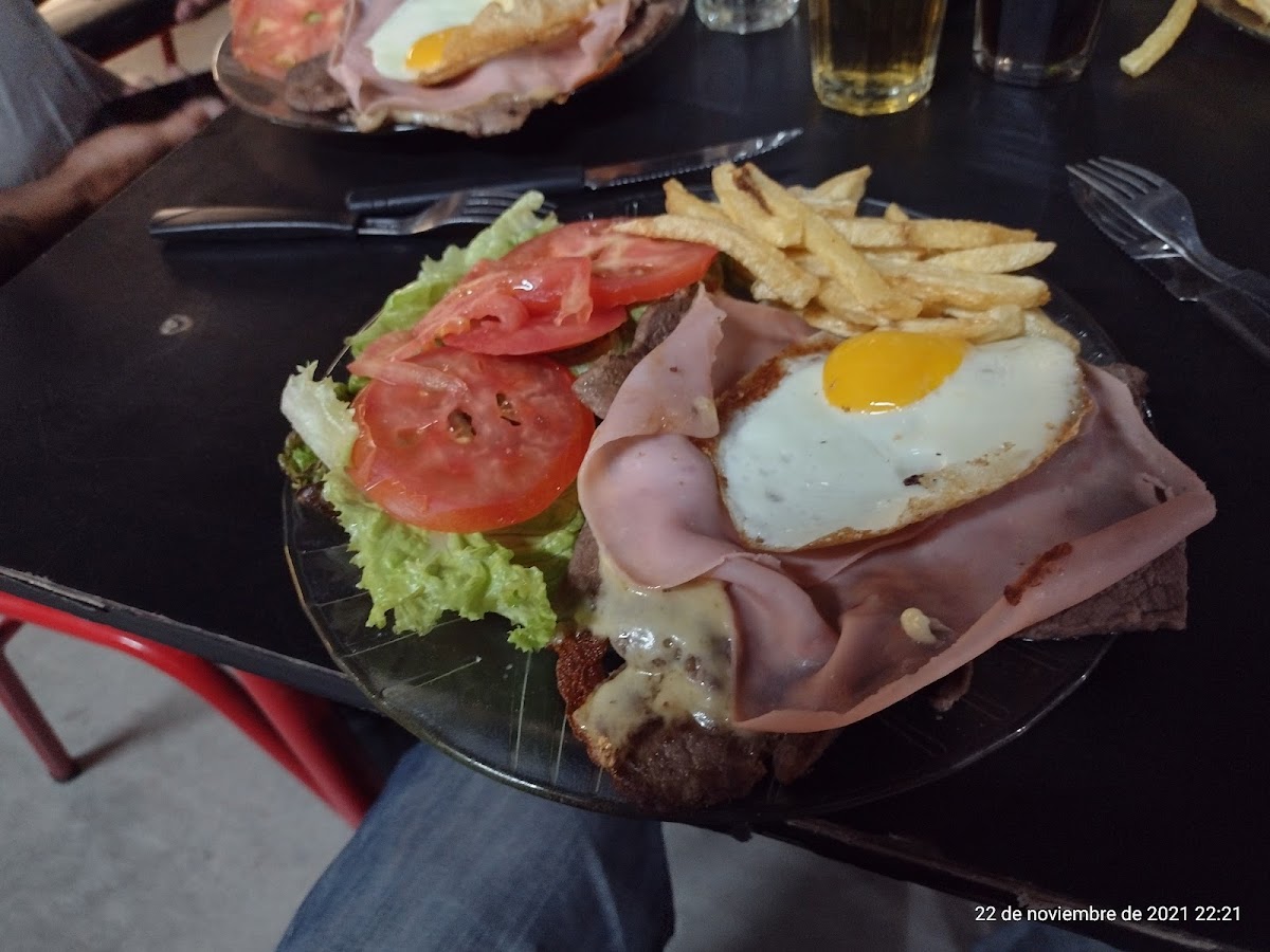 TriCar Lomos y Pizzas Photo 7