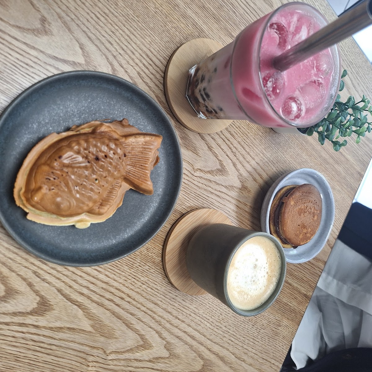 Kitsune Manga Café Photo 6