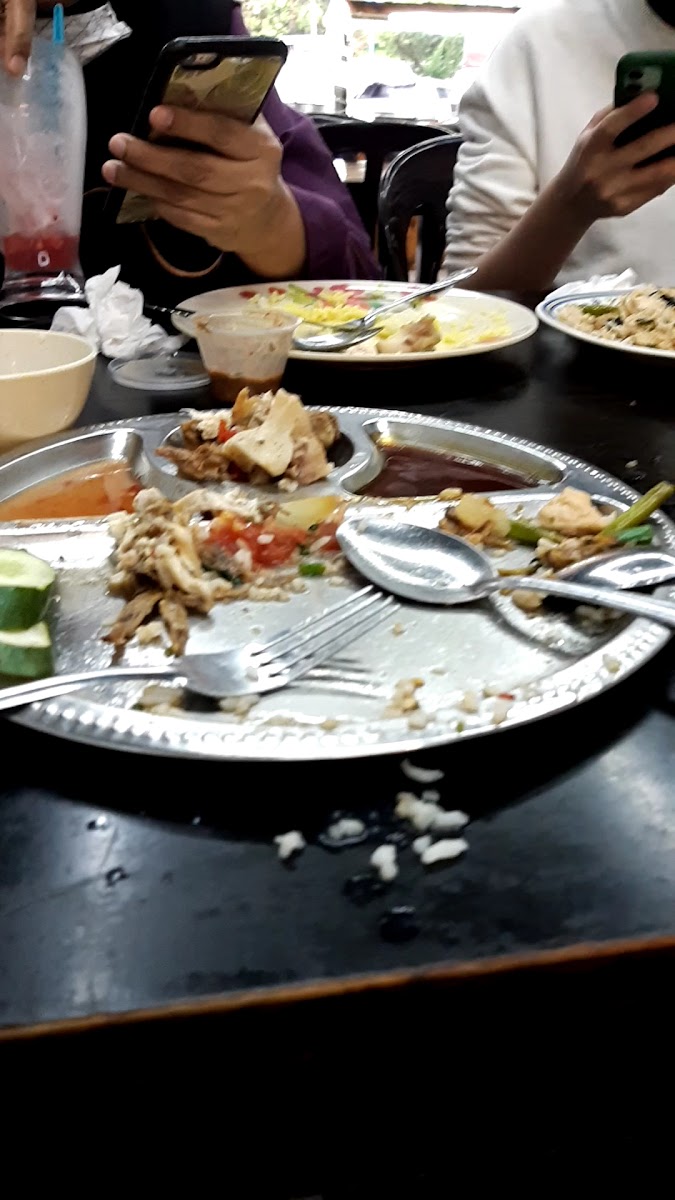 Pakleh Chicken Rice Restaurant Photo 2