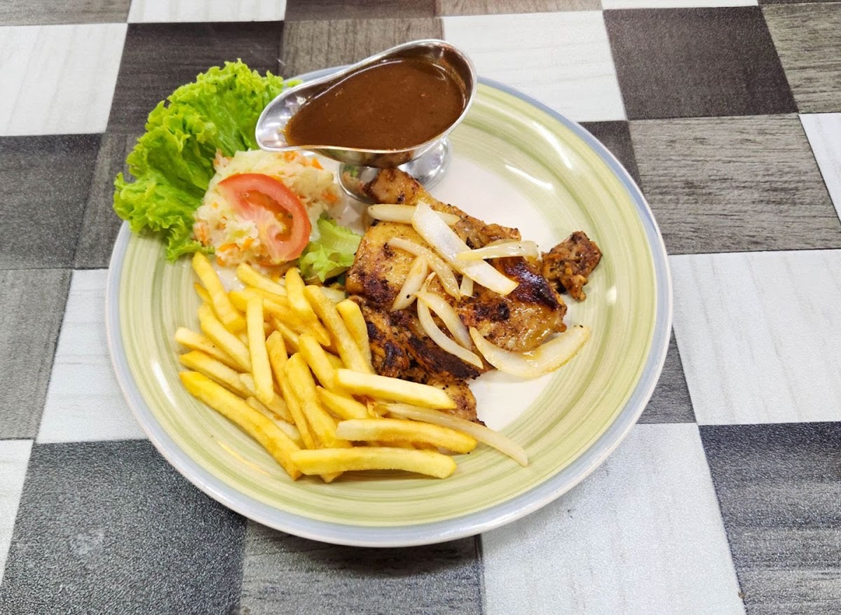 Restoran Robina Stationz Photo 4