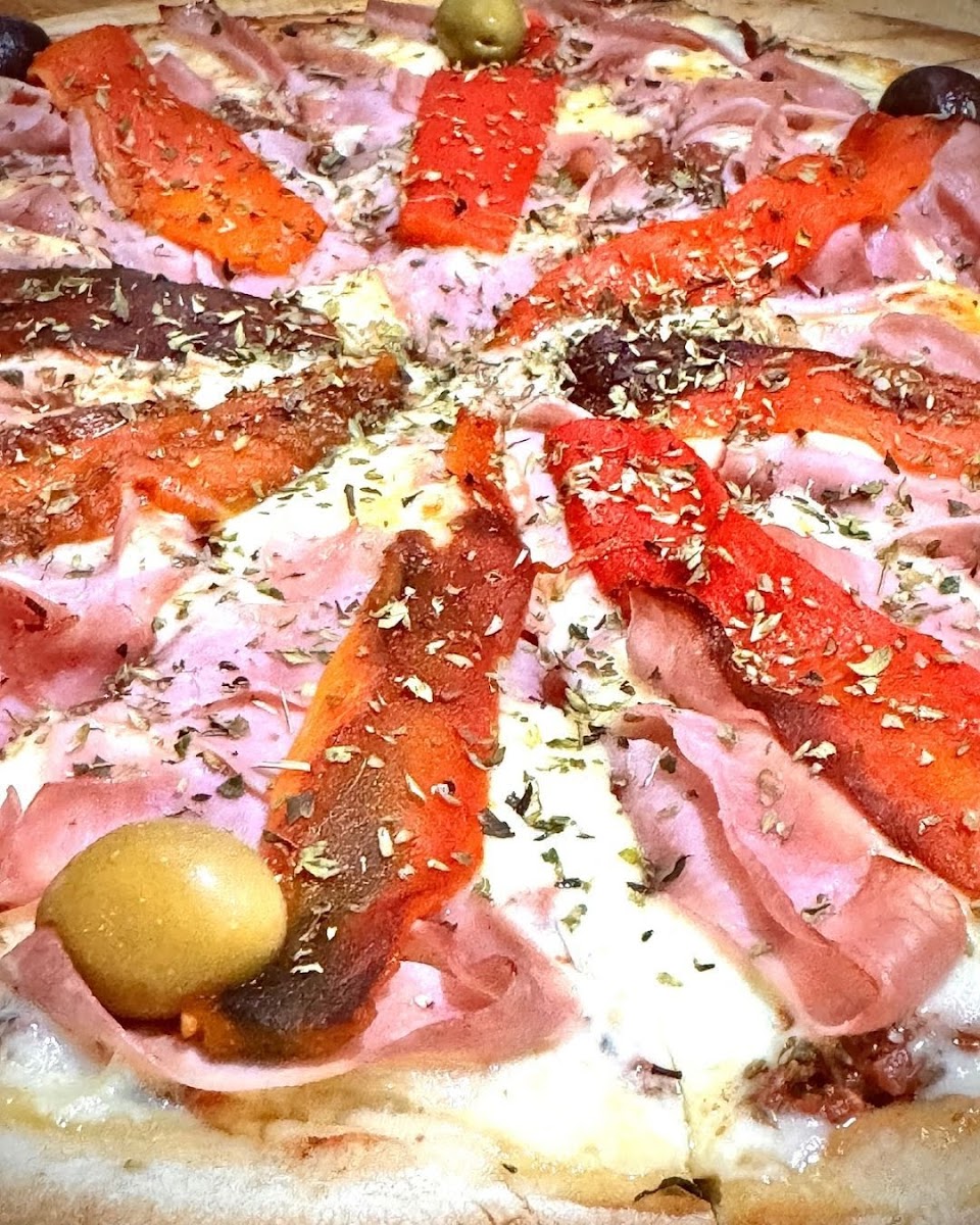 Bellucci Pizzas Photo 4