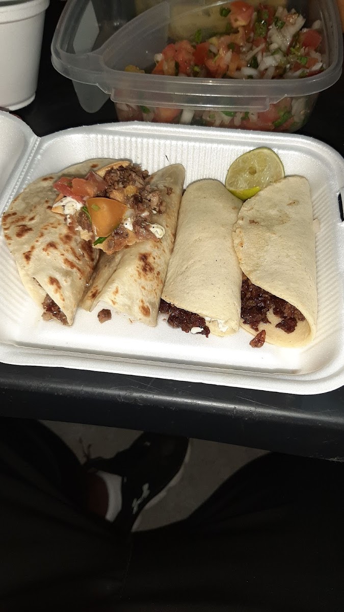 MR BETOS TAQUERIA Photo 5