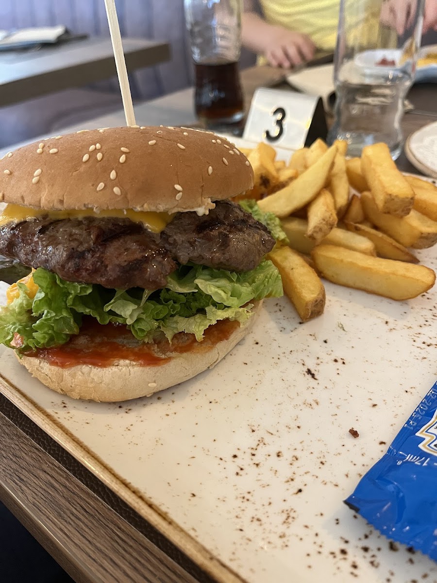 Luca Steakhaus Photo 6