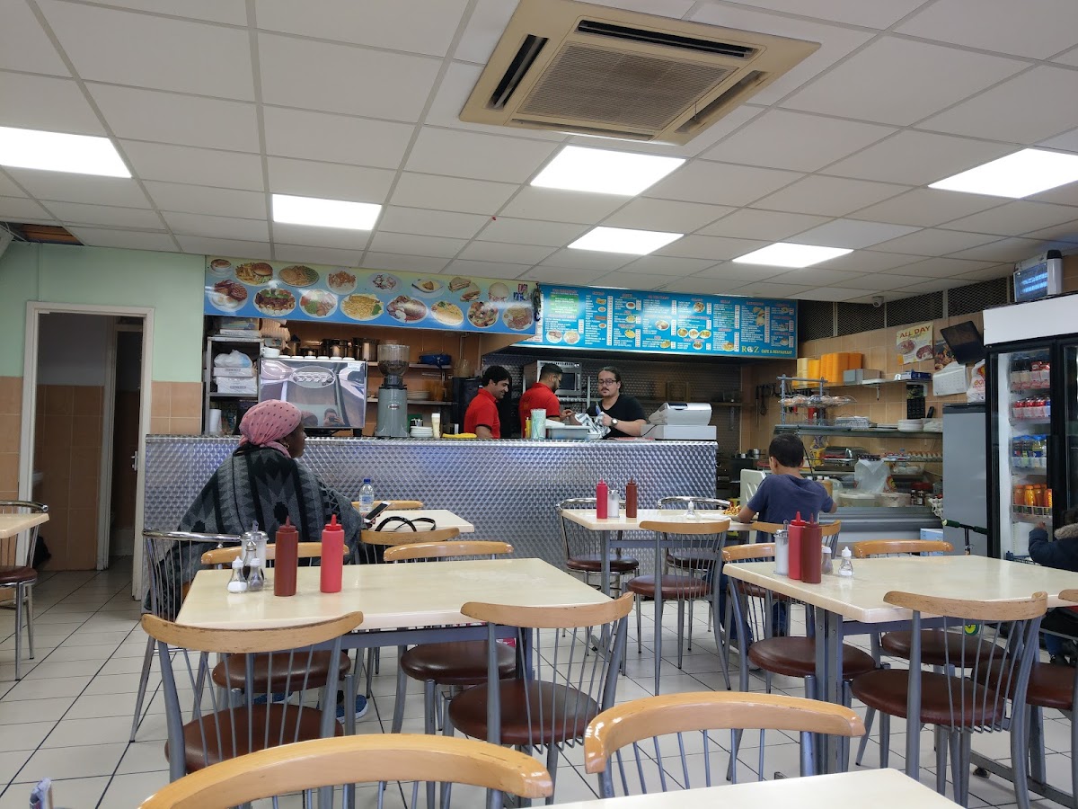 Roz Cafe Photo 4