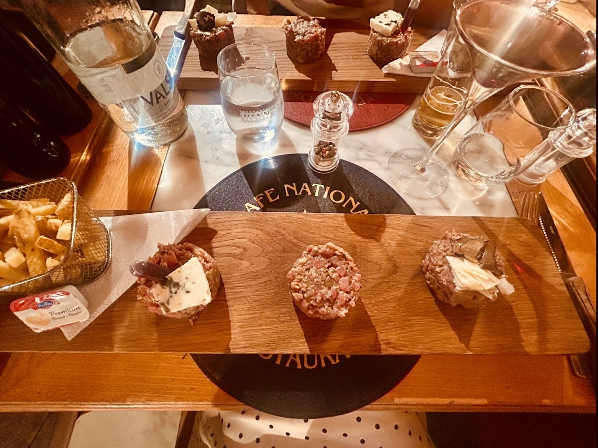 Café Le National - Restaurant à Martigny-bourg Photo 4