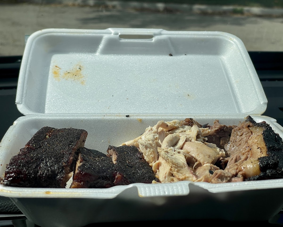 Jimmie G’s Barbeque Photo 10
