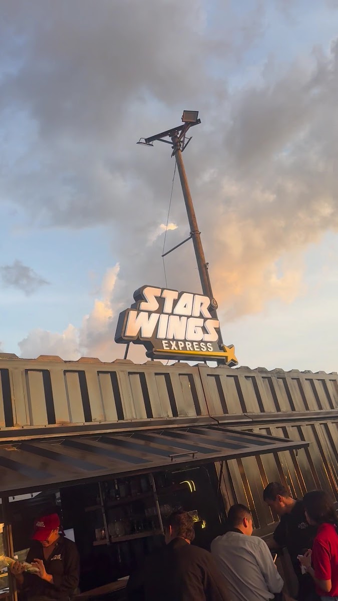Star Wings Laureles Photo 2