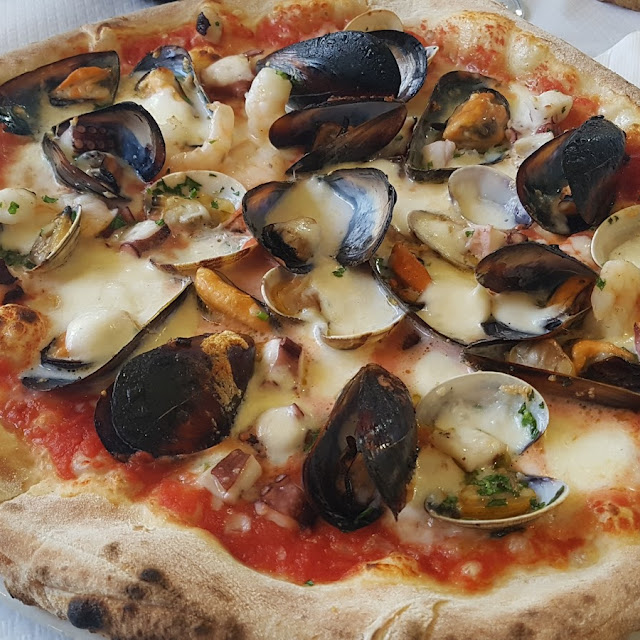 Pizze Al Frutti Di Mare