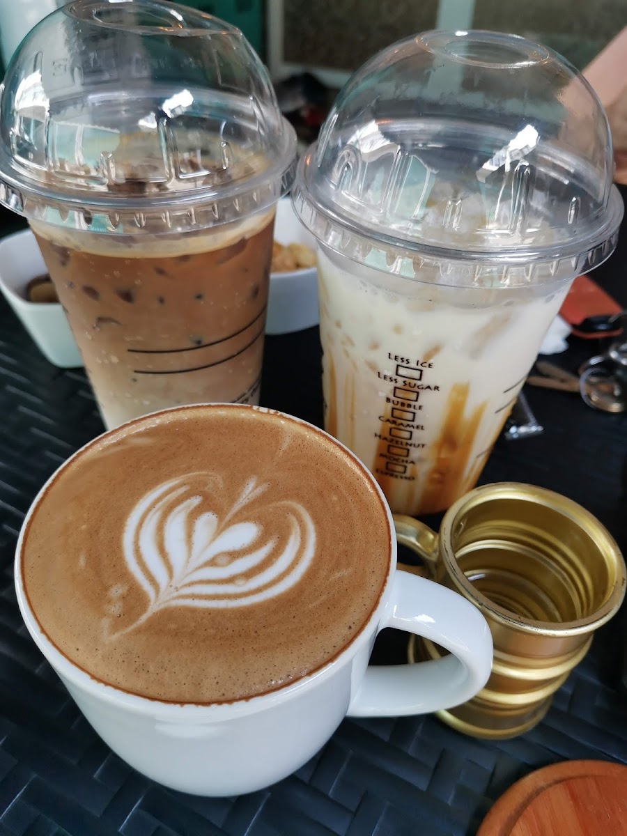 ENJM's Café Photo 3