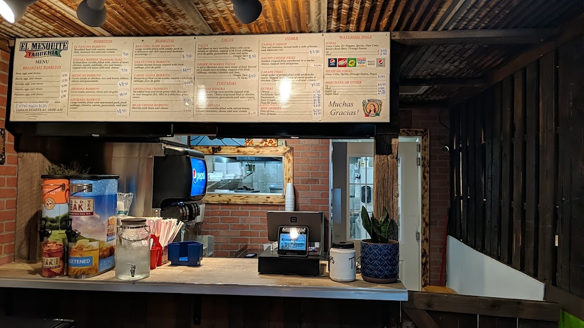El Mesquite Taqueria Photo 4