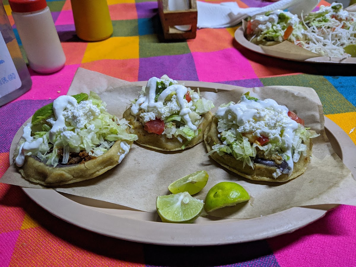 Flautas Y Gorditas El 28 Photo 5