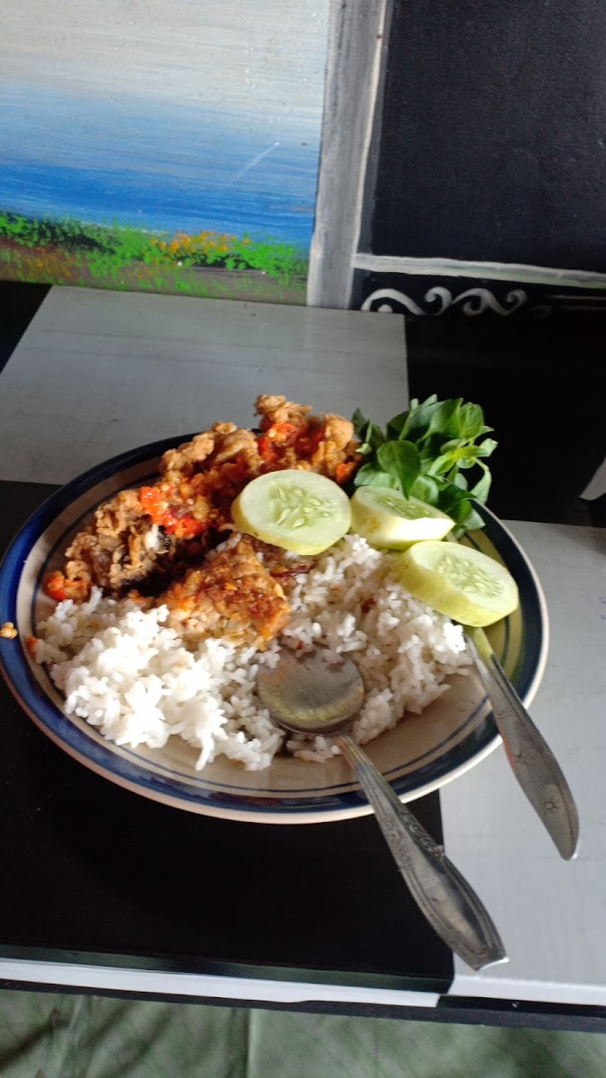 Warung NASI KEBULI & AYAM GEPREK Bu Atmah Photo 6