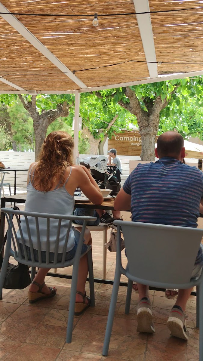 Xiringuito Restaurant Del Mar - Camping Joan Photo 2