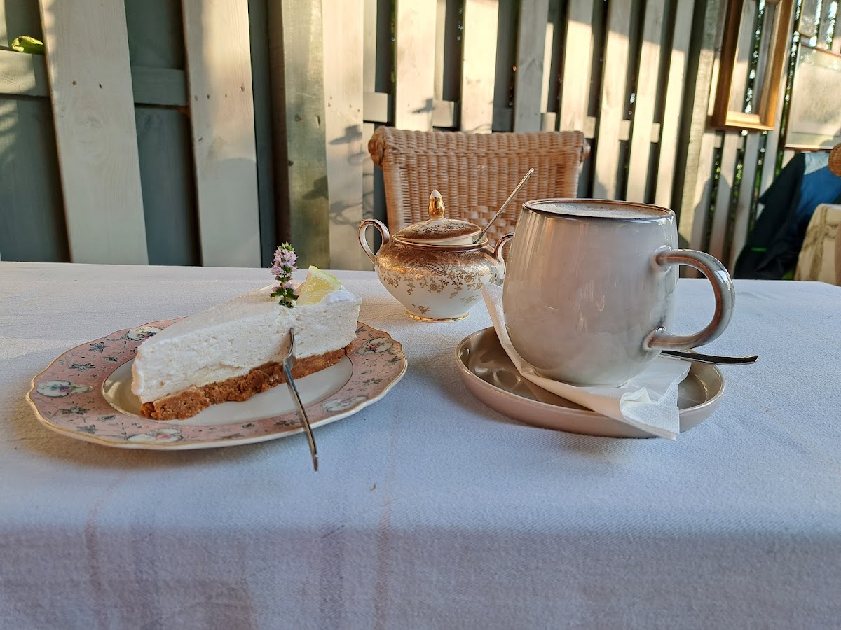 Café Eloise Photo 6