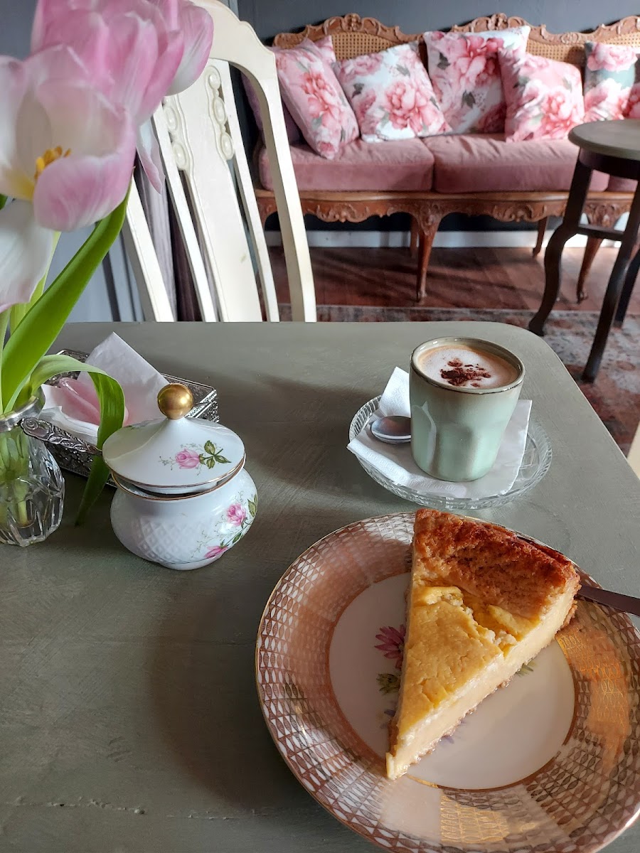 Café Eloise Photo 9