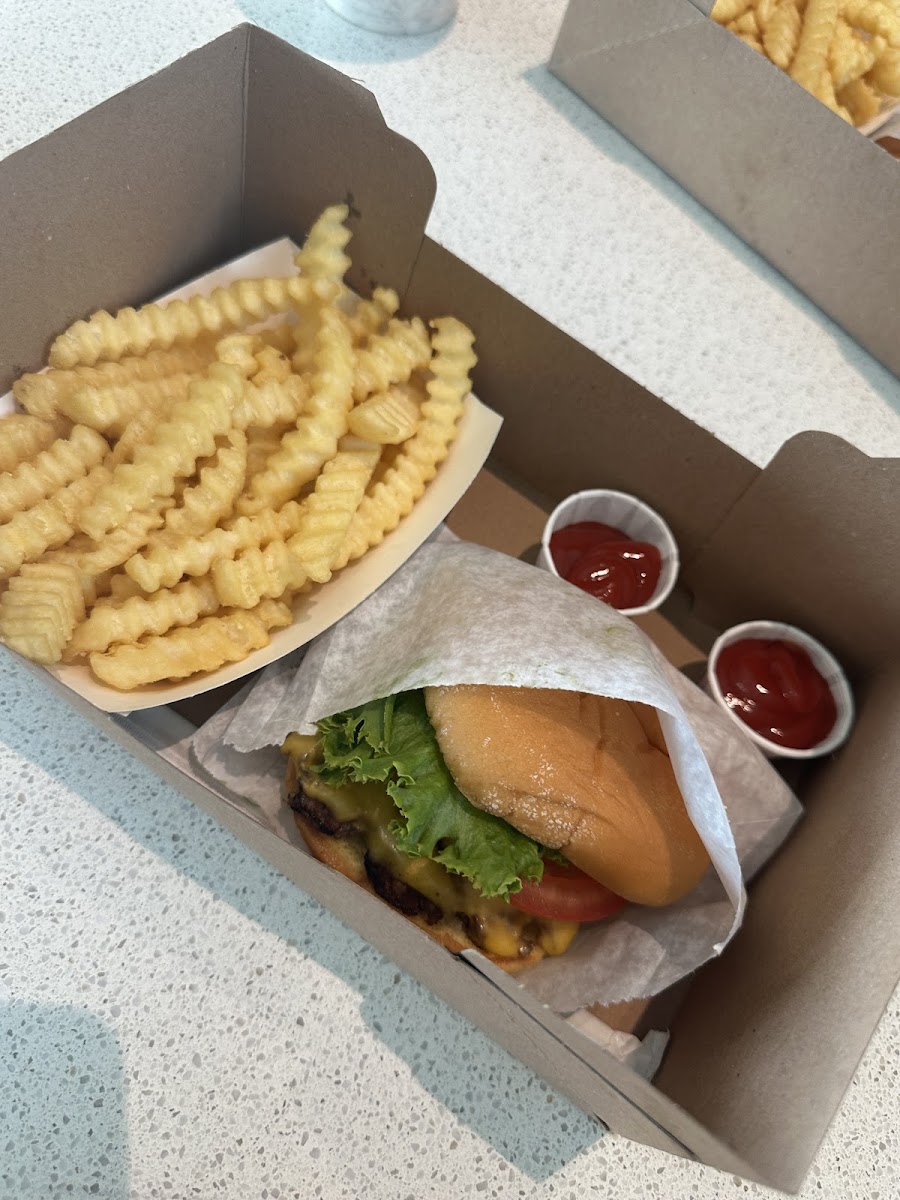Shake Shack Somerset Photo 3
