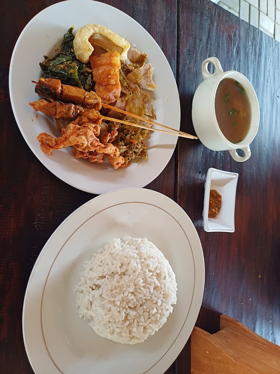 Rumah Makan Lestari Babi Guling Photo 8