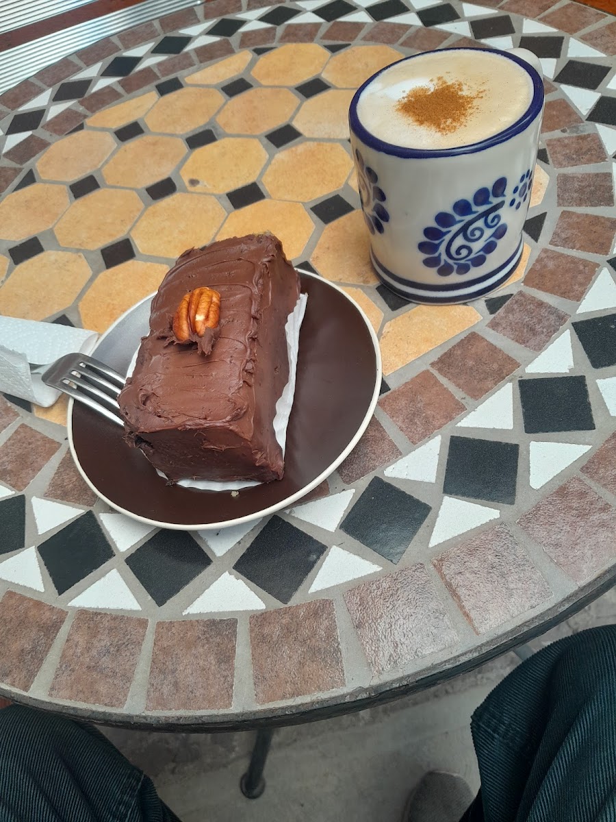 Café y panadería La botica Photo 5