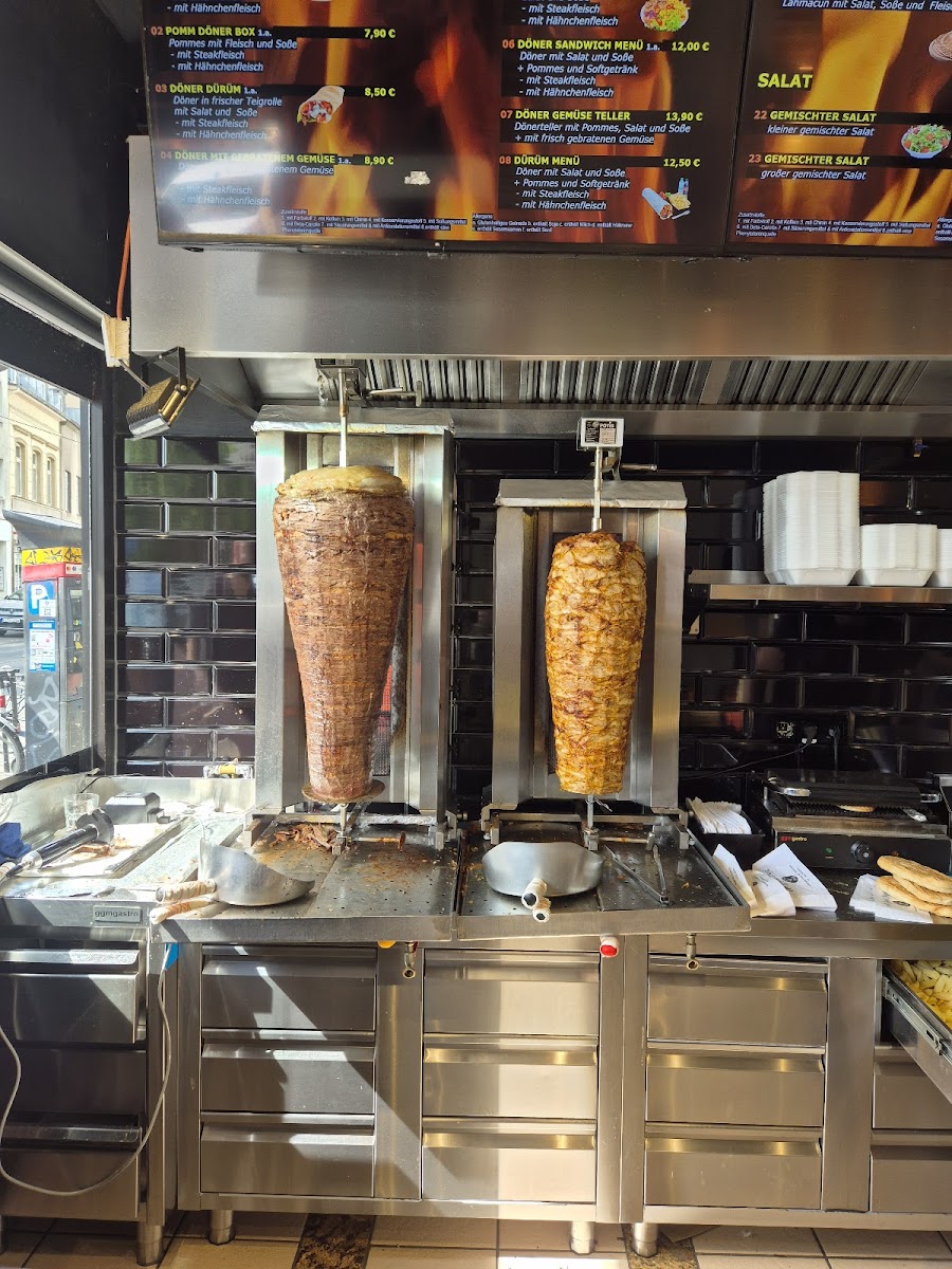 ALL MANN‘S DÖNER | Steakfleisch vom Drehspieß Photo 4