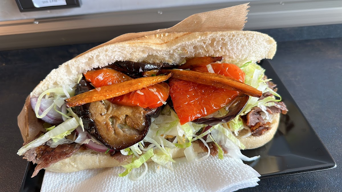 ALL MANN‘S DÖNER | Steakfleisch vom Drehspieß Photo 9