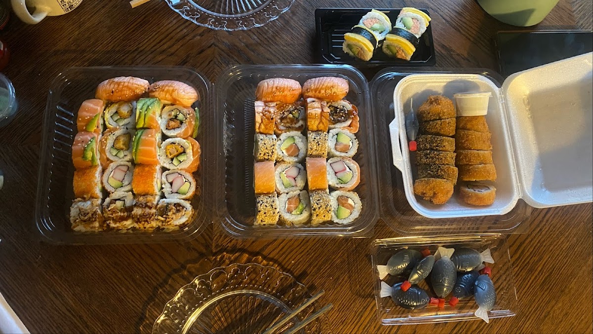 Chikiti Sushi & Asian Food Photo 5