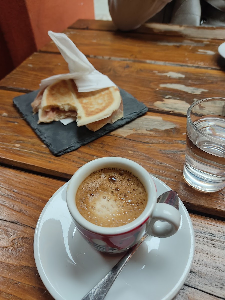 'Caffè Delle Due Vie' Photo 6