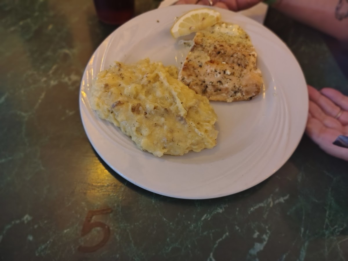 New Beginnings Family Diner Photo 7