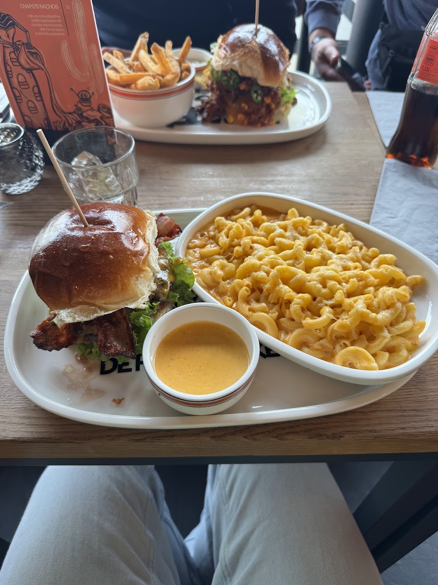 Dulf's Burger Photo 4