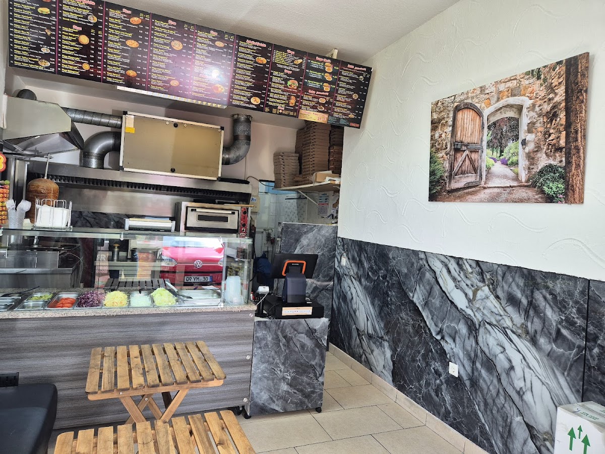 Maya's Grill Olpe Photo 9