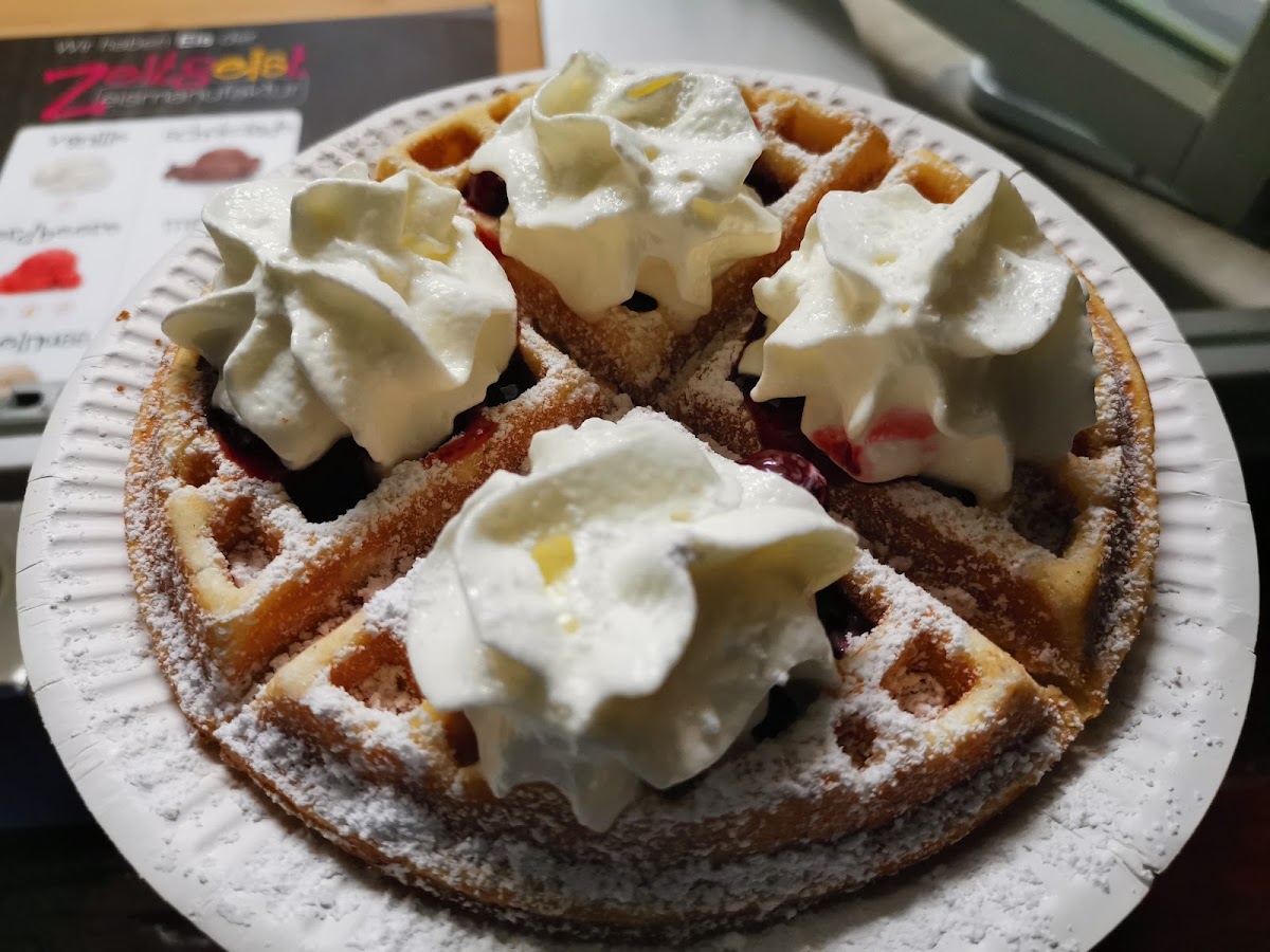 Timi - Eiscafe und Waffeln Photo 6