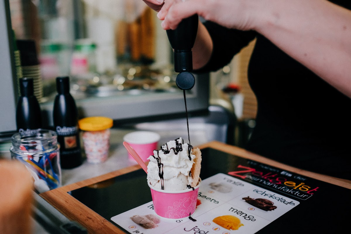 Timi - Eiscafe und Waffeln Photo 8