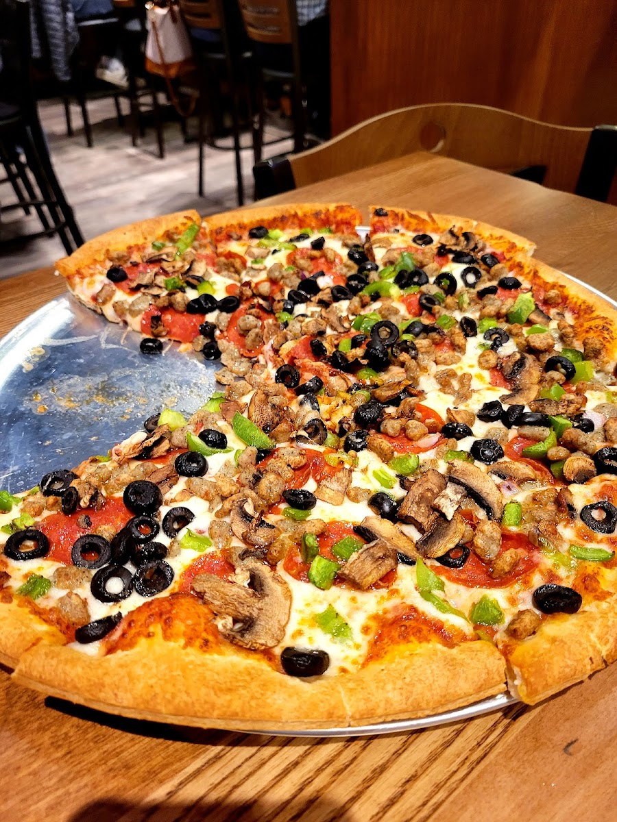 Hideaway Pizza Photo 6