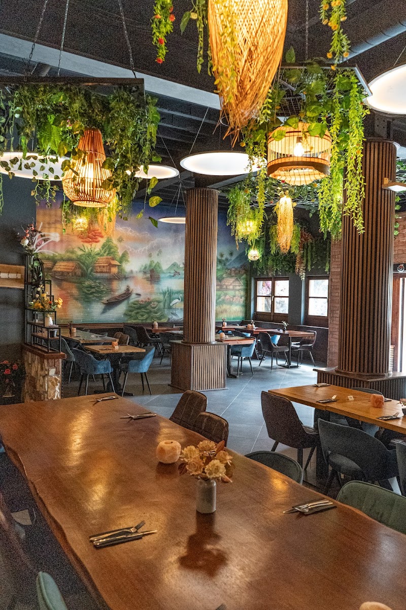 Dong Que - Sushi & Vietnamese Fusion Restaurant