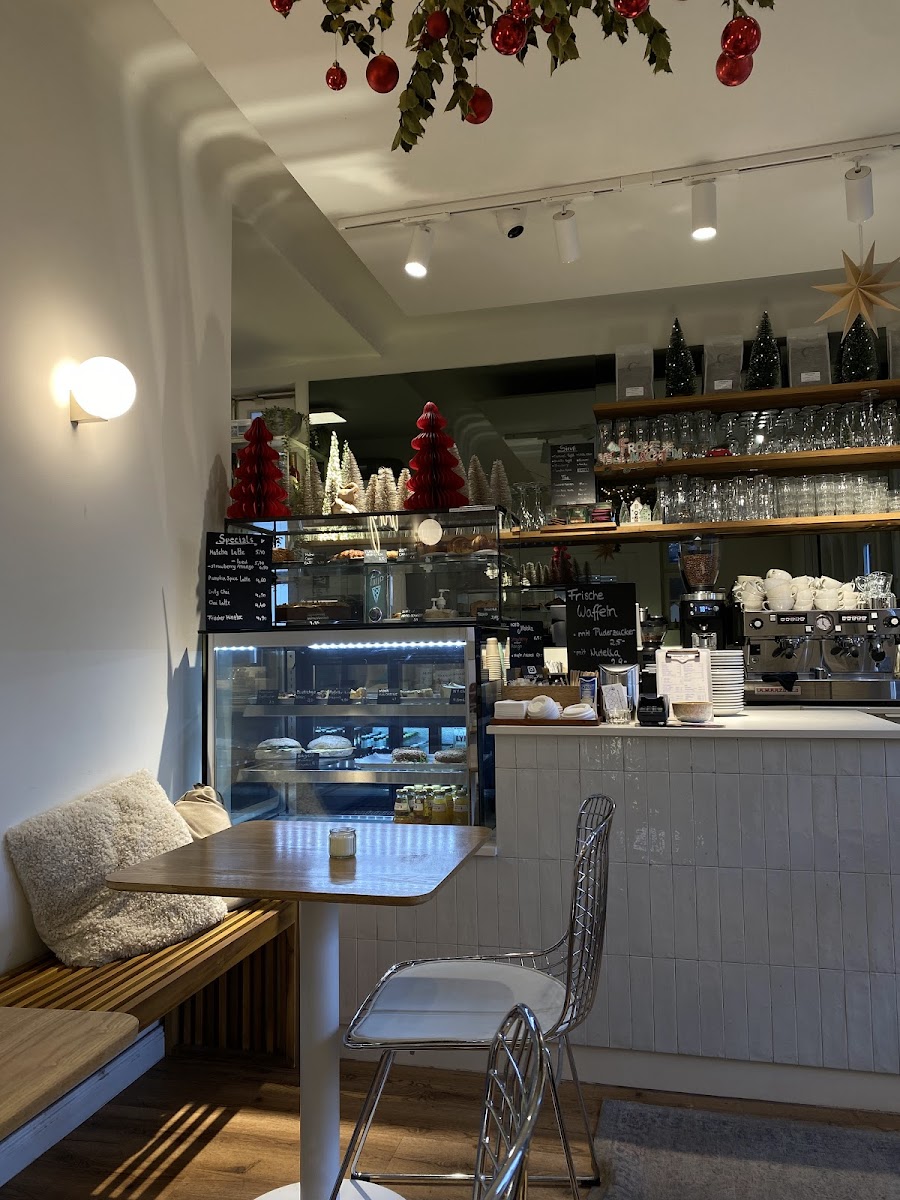 IVORY | Coffee & Drinks