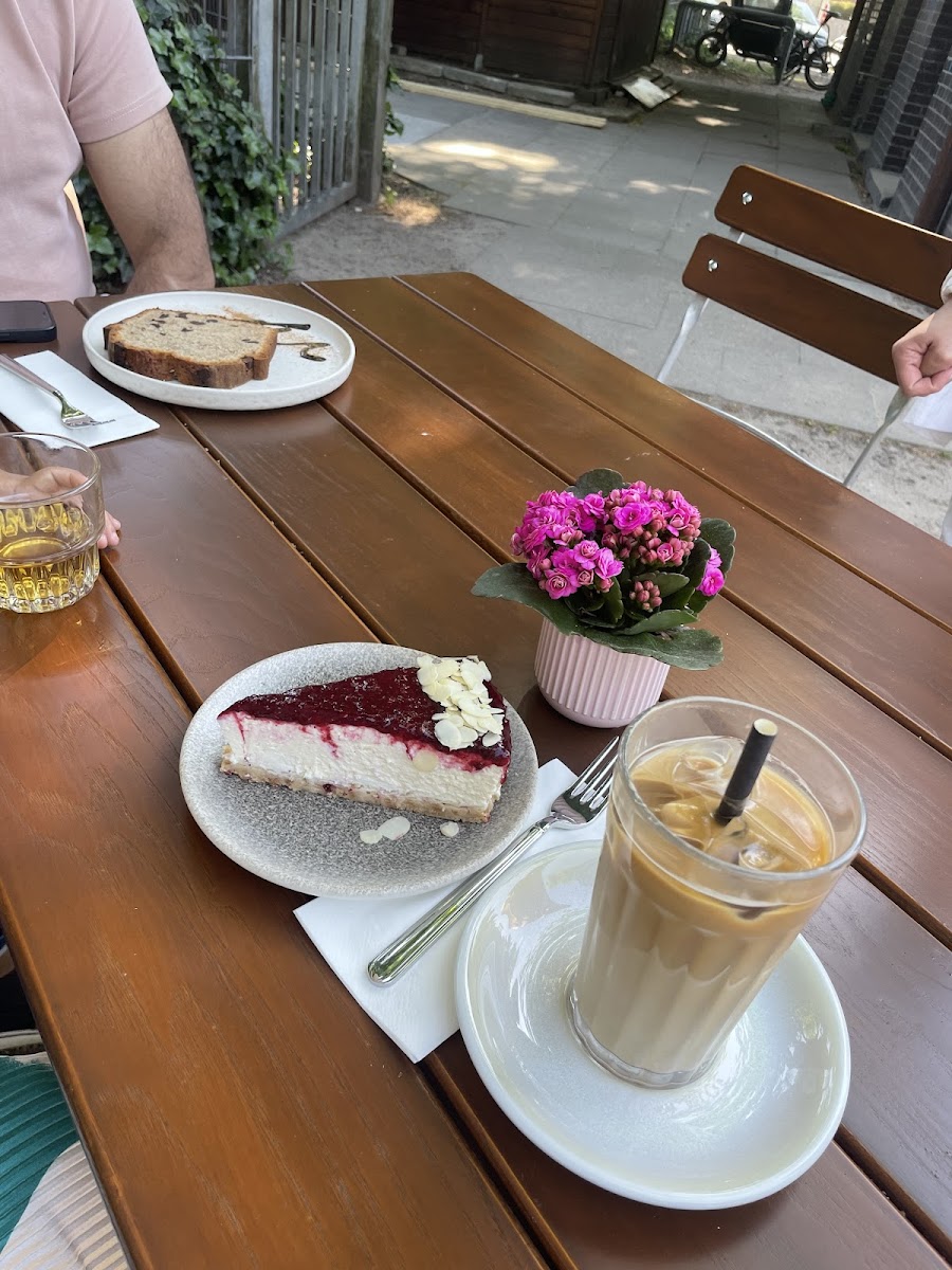 IVORY | Coffee & Drinks Photo 10