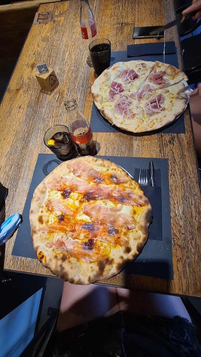 Wood Pizzeria Photo 5