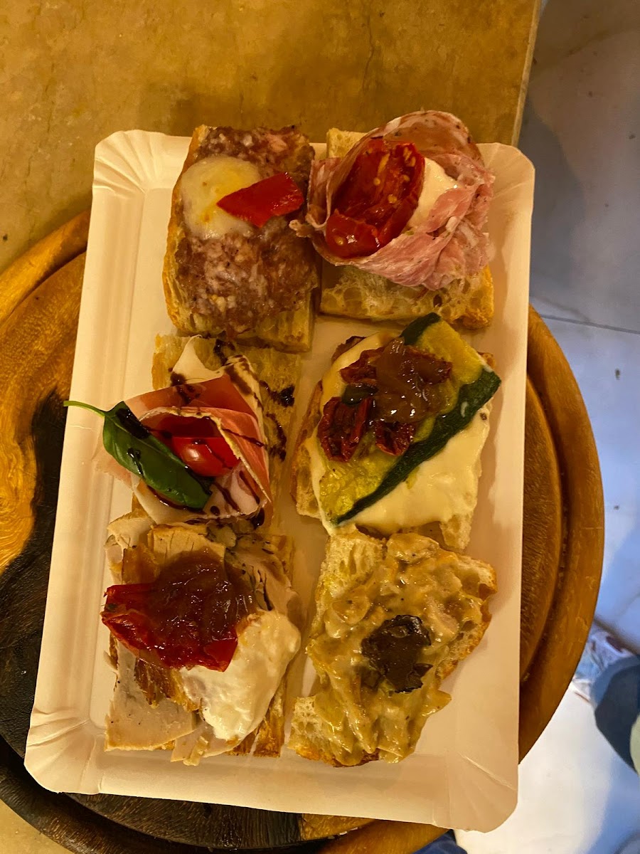 In Vino Veritas | Vino & Schiacciata Photo 9