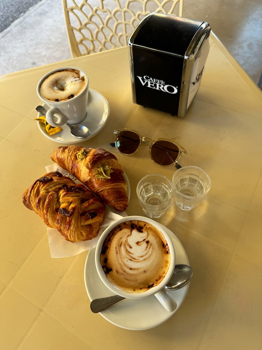 White Caffe Di Gambaretto Alberto Photo 2