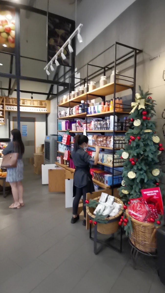 Starbucks Reserve (Central Hatyai) Photo 2