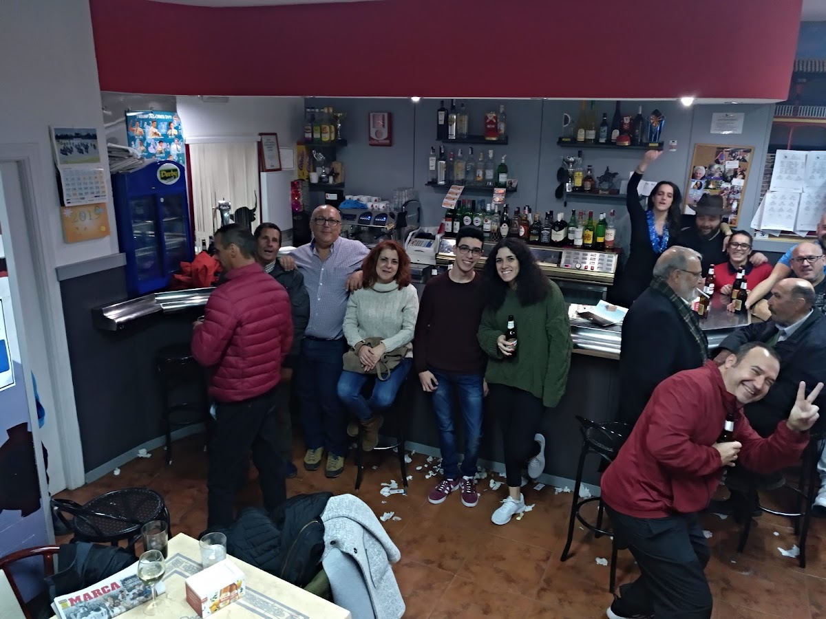 Café-Bar LAS 3 HERMANAS. Photo 3