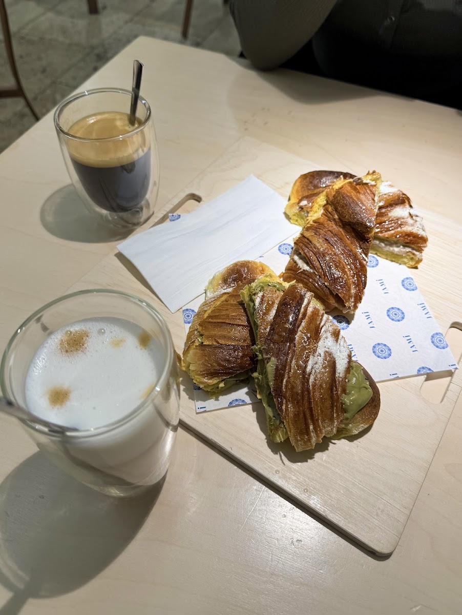 Jami Cafe Stuttgart - Portugiesische Bäckerei Photo 6