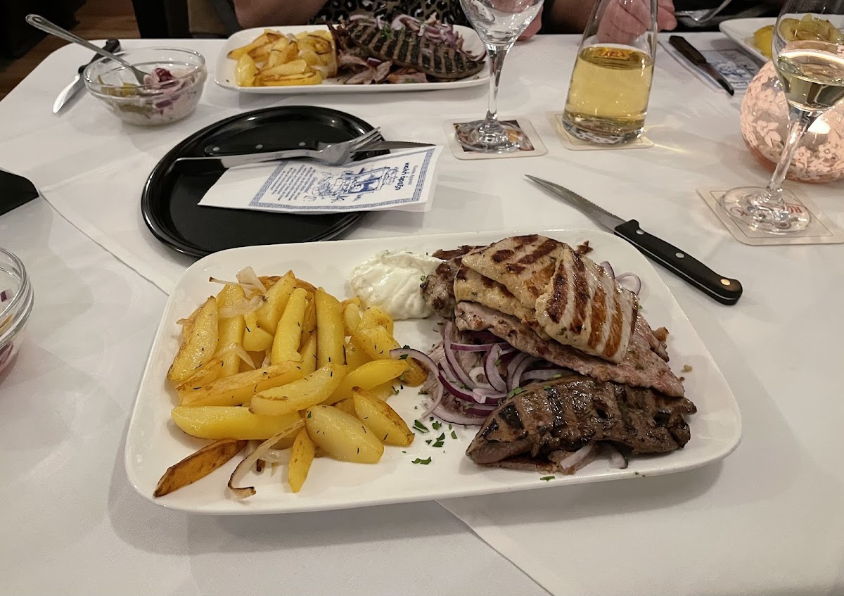 Rhodos Restaurant Photo 2