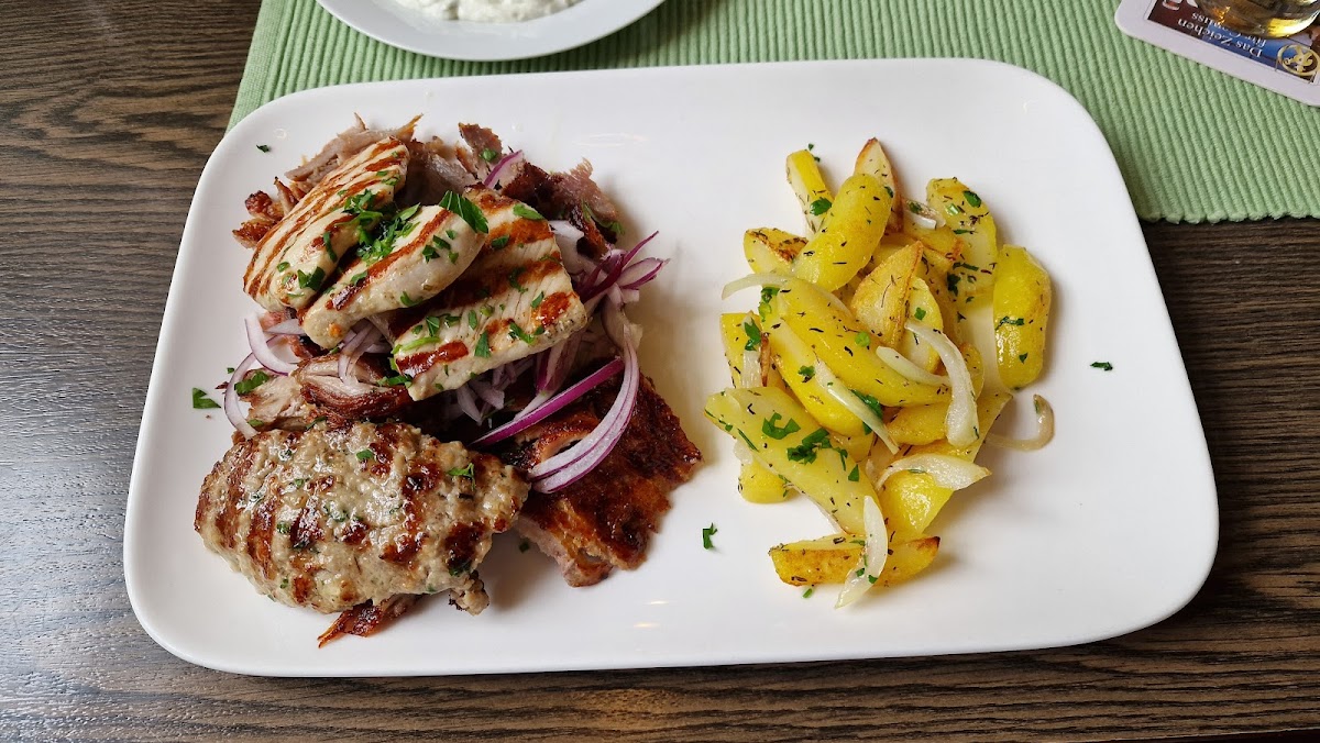 Rhodos Restaurant Photo 3