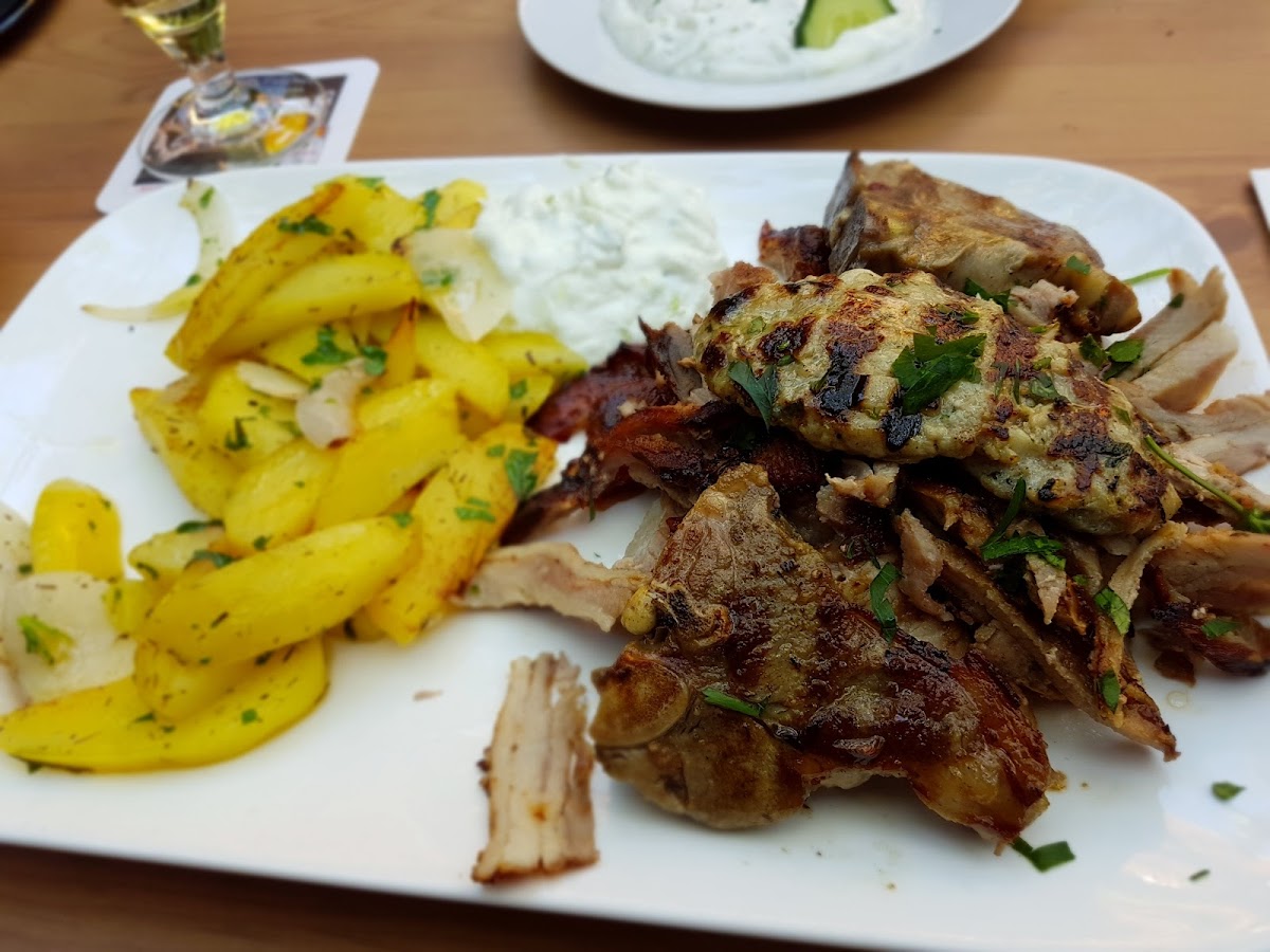 Rhodos Restaurant Photo 8