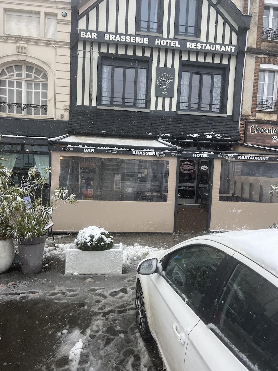 Le Café Piazza Photo 4
